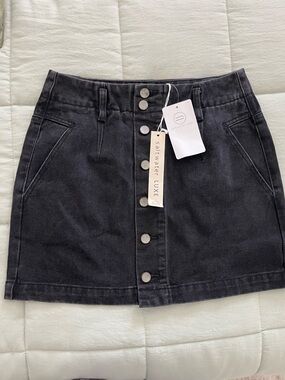 Saltwater Luxe Women's Black Button-Front Denim Skirt size small